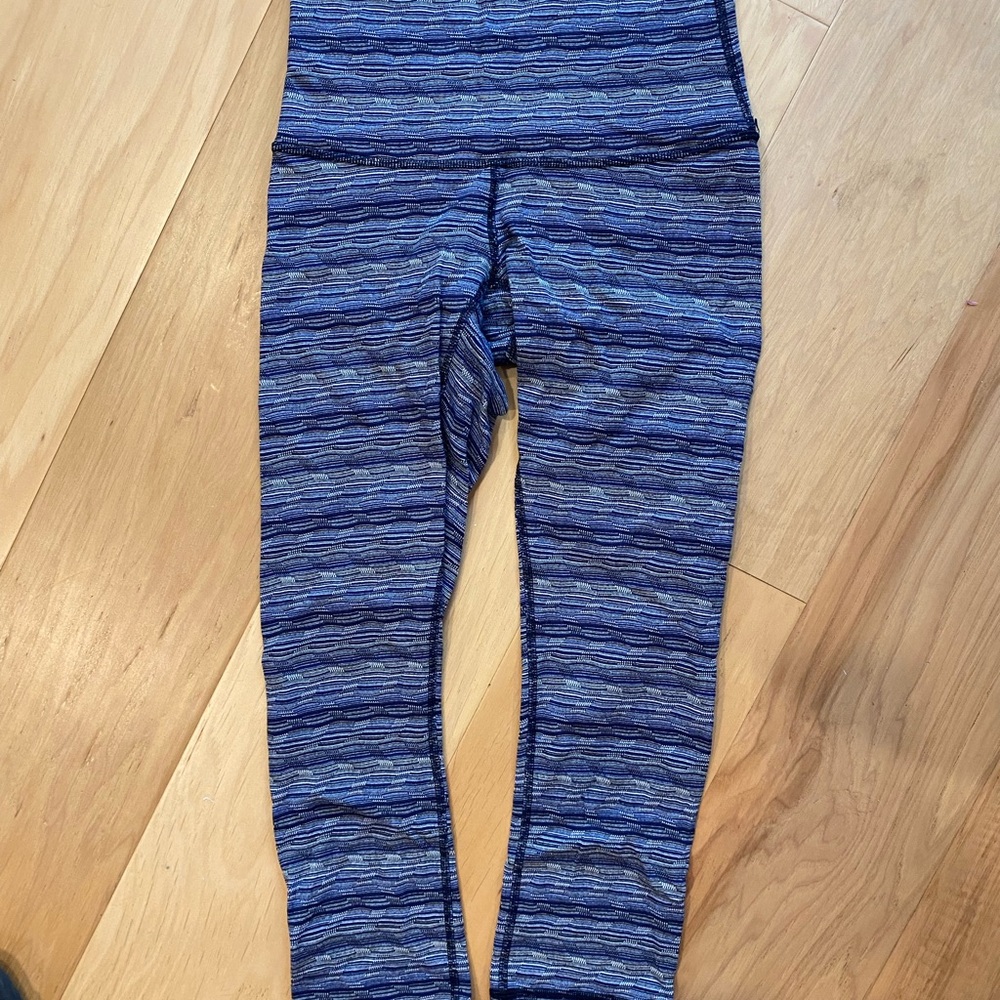 Lululemon Athletica Space Dye Twist Sapphire Blue Multi Wunder Under Crop